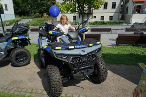 policyjny piknik na Wyspie Młyńskiej