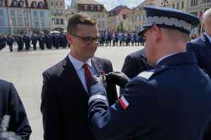 wręczanie odznaczeń policjantom oraz wyróżnionym gościom