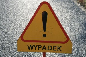 Znak drogowy informujący o wypadku