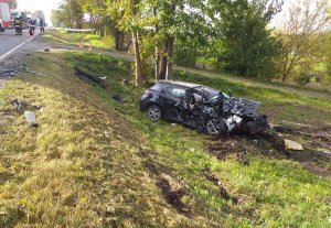 Rozbite samochody na drodze krajowej numer 15